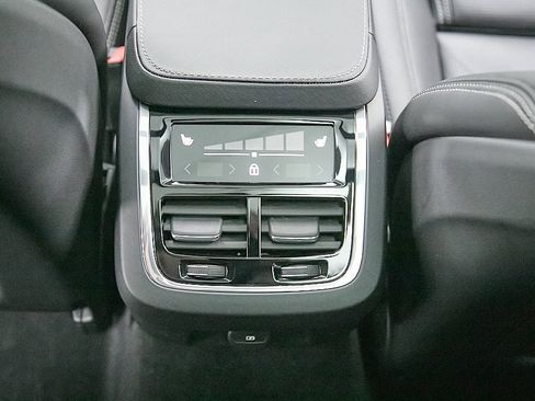 New 2026 Volvo V90 B6 Cross Country Ultra w/ Climate Package image 27