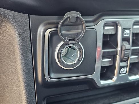 Used 2022 Jeep Gladiator Willys image 20