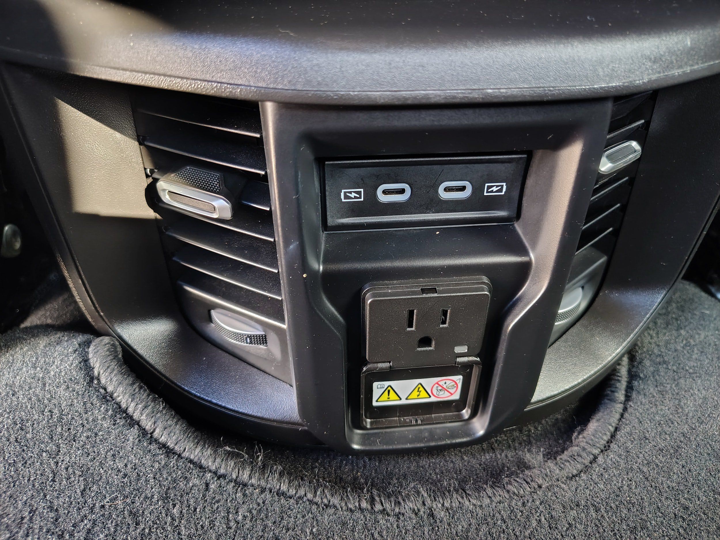 Used 2026 RAM 2500 Laramie AWD/4WD image 23