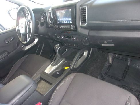 Used 2024 Nissan Frontier SV w/ SV Convenience Package image 20