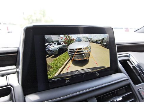 Used 2024 Chevrolet Suburban Premier RWD image 25