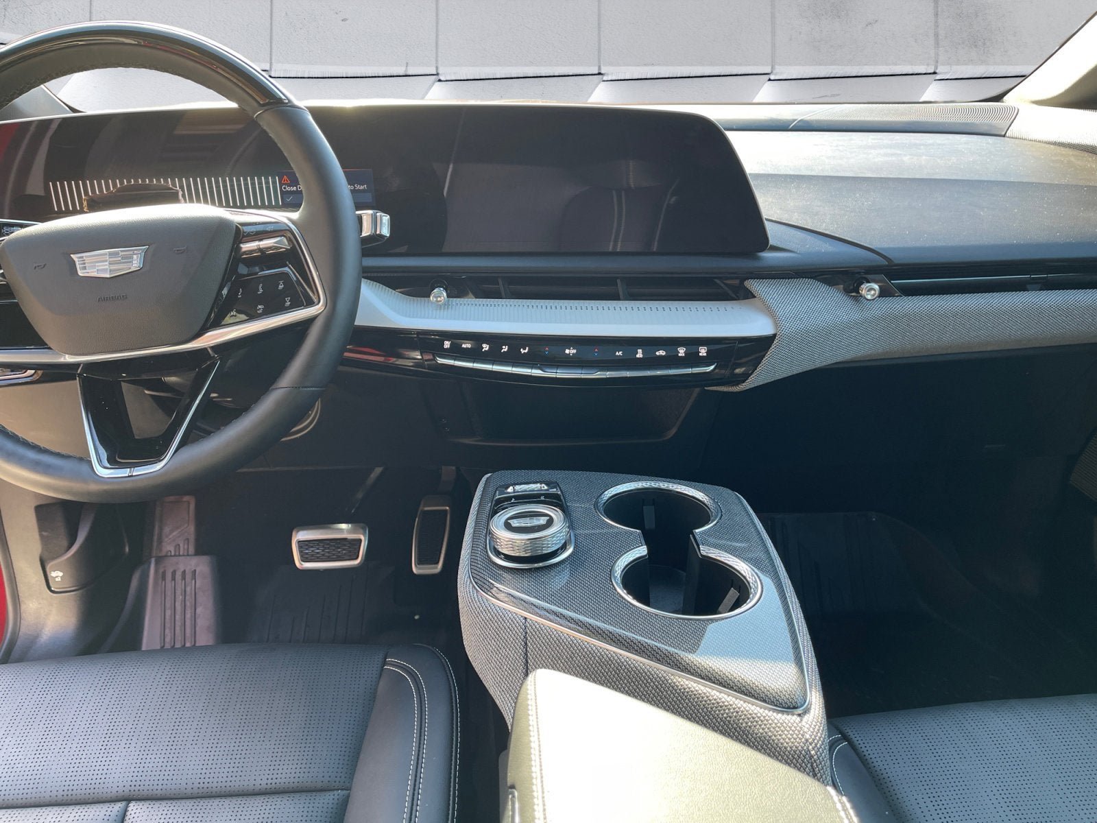 Certified 2025 Cadillac Optiq Sport 2 w/ LPO, Floor Liner Package AWD/4WD image 28