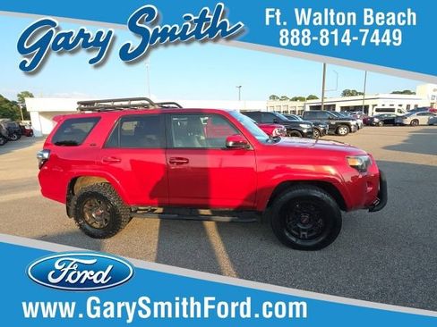 Used 2018 Toyota 4Runner SR5 AWD/4WD image 1