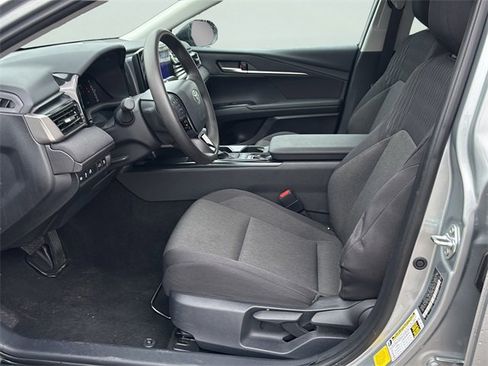 Used 2025 Toyota Camry LE image 21