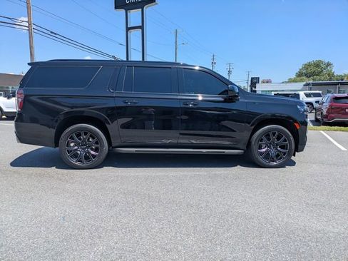 Used 2024 Chevrolet Suburban RST w/ Sport Performance Package RWD image 4