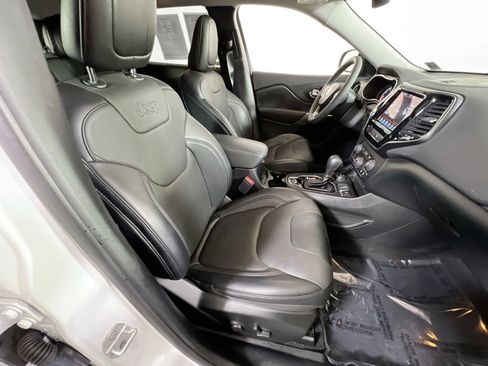 Used 2022 Jeep Cherokee Limited w/ Mopar Interior Package image 27