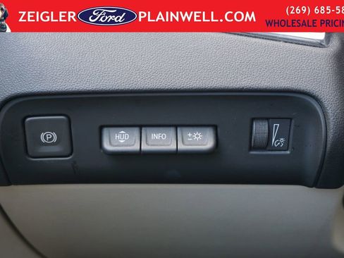 Used 2023 Buick Enclave Avenir w/ Avenir Technology Package AWD/4WD image 33