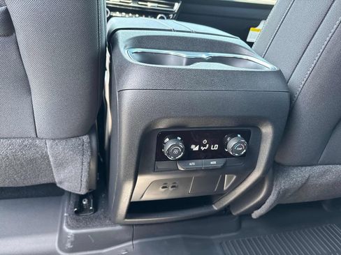 New 2026 Chevrolet Traverse LT FWD image 23