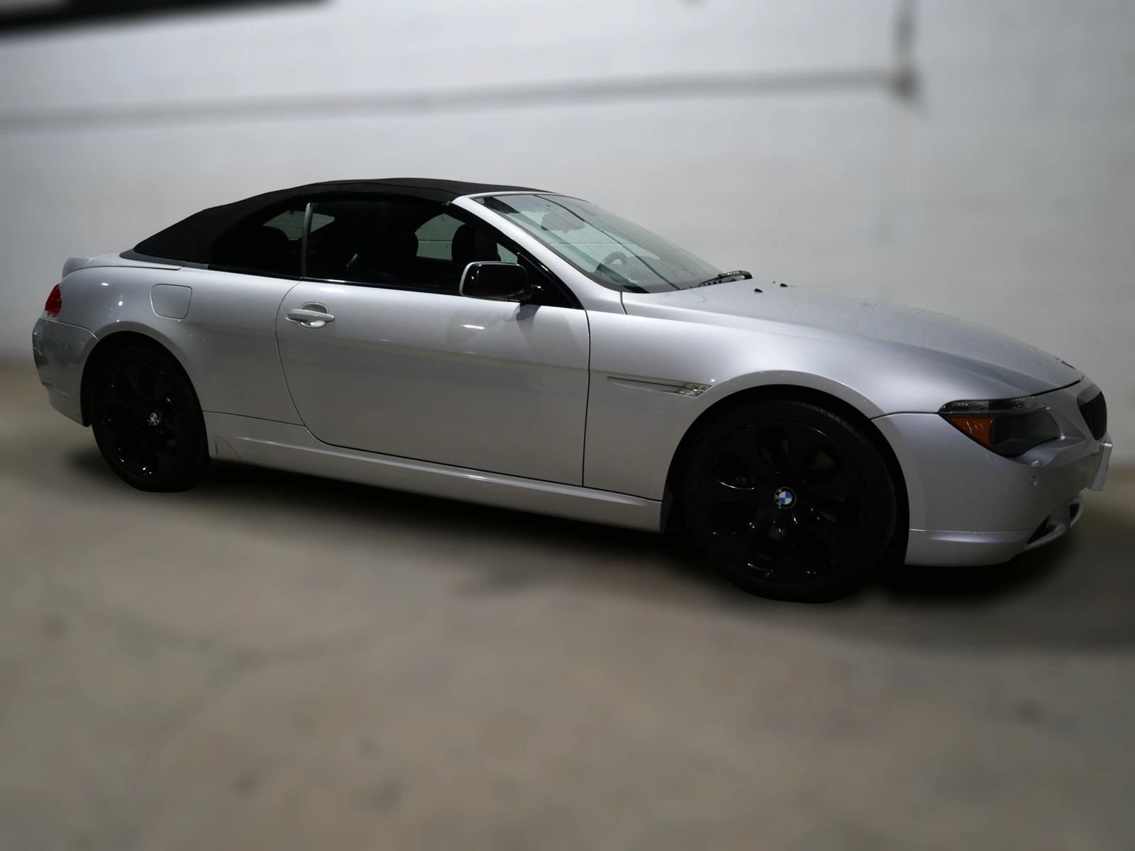 Used 2005 BMW 645Ci Convertible RWD image 3