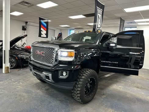 Used 2016 GMC Sierra 3500 Denali w/ Duramax Plus Package image 38