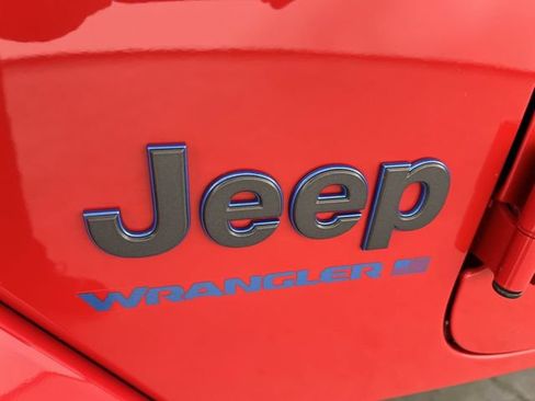 Used 2025 Jeep Wrangler Unlimited Sahara w/ Safety Group AWD/4WD image 30
