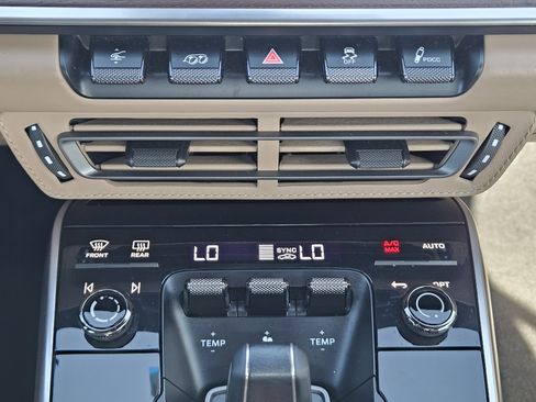 Used 2021 Porsche 911 Turbo S image 19