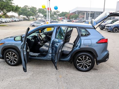 Used 2024 Toyota Corolla Cross AWD Hybrid image 11