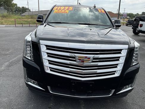 Used 2017 Cadillac Escalade Platinum AWD/4WD image 9