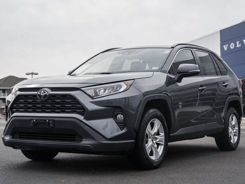Used 2019 Toyota RAV4 XLE w/ Convenience Package image 3