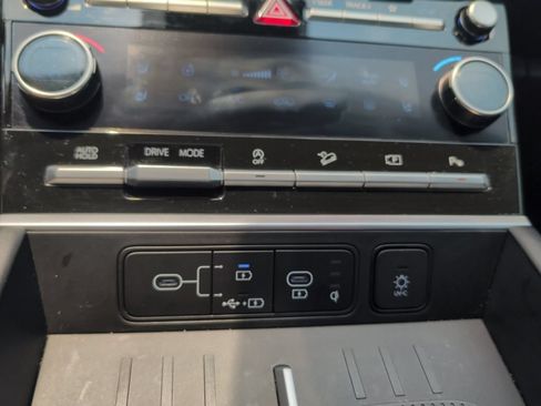 Used 2024 Hyundai Santa Fe Limited FWD image 27