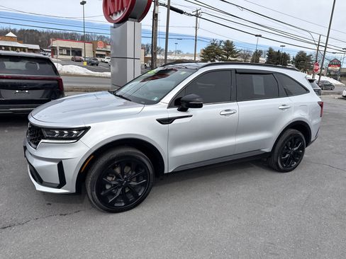 Used 2021 Kia Sorento SX image 22