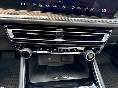 Used 2025 Chevrolet Traverse High Country w/ LPO, Floor Liner Package FWD image 26