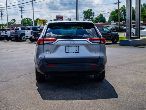 Used 2025 Toyota RAV4 XLE AWD/4WD image 6