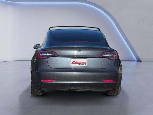 Used 2021 Tesla Model 3 Standard Range Plus image 4
