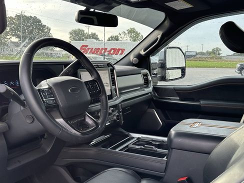 Used 2024 Ford F350 Platinum w/ Tremor Off-Road Package image 10