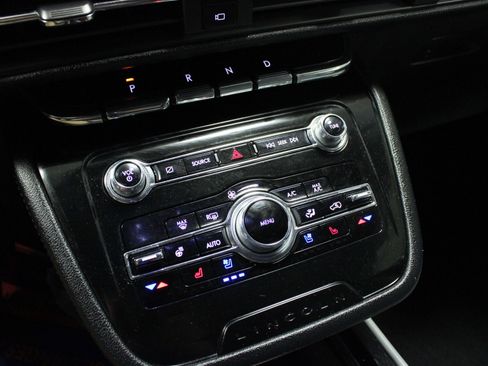 Used 2022 Lincoln Corsair Reserve w/ Luxury Package image 24