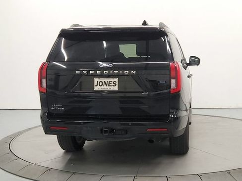 Used 2025 Ford Expedition Active AWD/4WD image 7