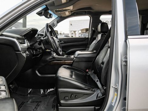 Used 2018 Chevrolet Suburban LT image 32