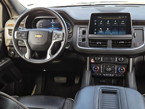 Used 2024 Chevrolet Suburban Premier image 30