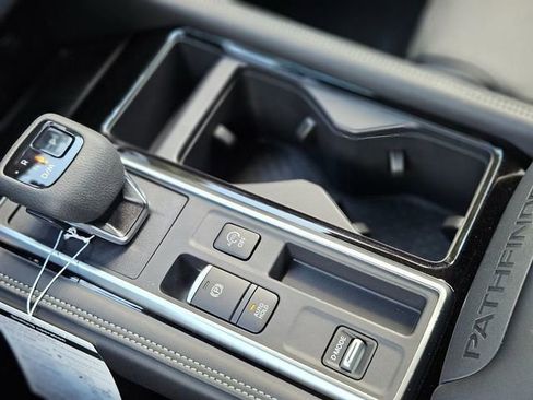 New 2025 Nissan Pathfinder Platinum w/ Cargo Package image 21