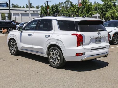 Used 2021 Hyundai Palisade Calligraphy FWD image 2