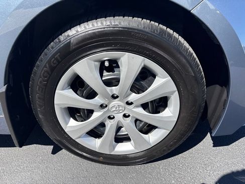 Used 2025 Toyota Corolla LE FWD image 15