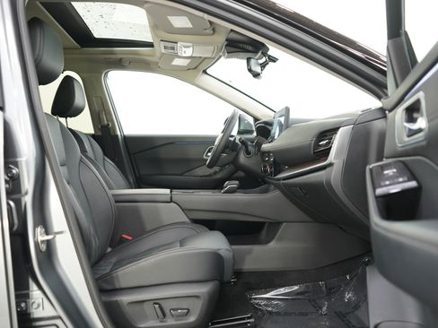Used 2026 Nissan Rogue Platinum w/ Platinum Premium Package AWD/4WD image 11