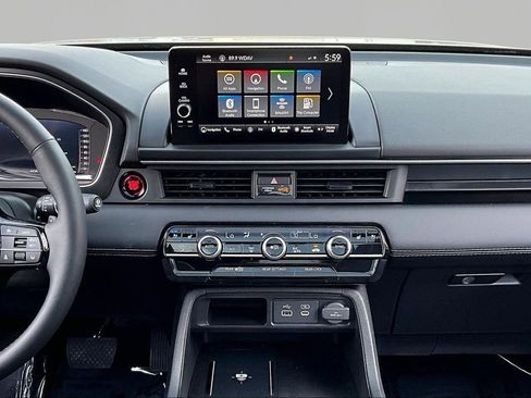 Certified 2025 Honda Pilot Elite image 9