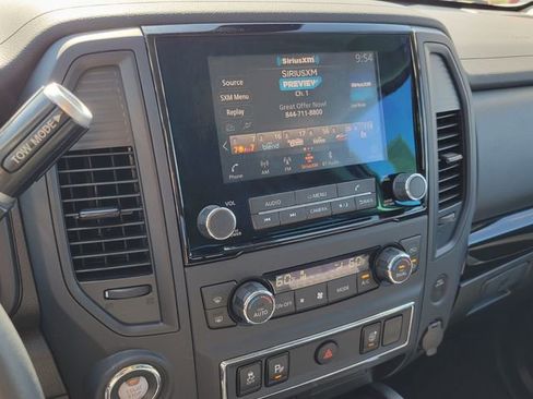 Used 2024 Nissan Titan SV w/ SV Convenience Package image 19