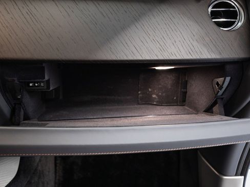 Used 2018 Rolls-Royce Wraith RWD image 30