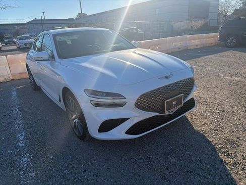 Used 2025 Genesis G70 2.5T image 2