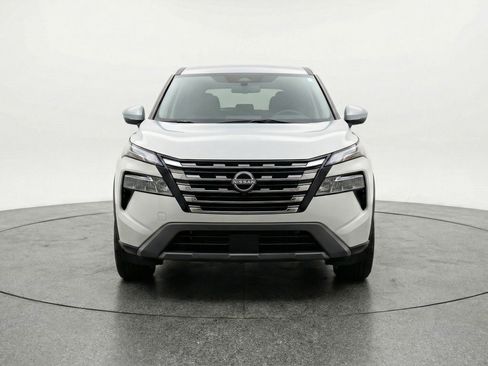 Used 2025 Nissan Rogue SV AWD/4WD image 2