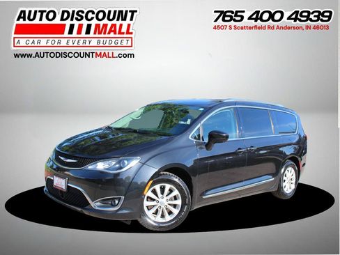 Used 2018 Chrysler Pacifica Touring-L w/ Advanced Safetytec Group FWD image 1