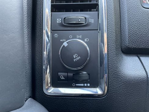 Used 2015 RAM 3500 Laramie Longhorn image 32