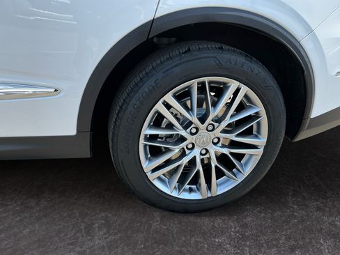 Used 2023 Acura MDX SH-AWD w/ Advance Package image 9