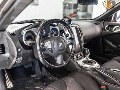 Used 2014 Nissan 370Z Base w/ Sport Package image 17
