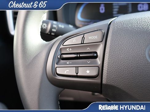 Certified 2025 Hyundai Venue SEL FWD image 26