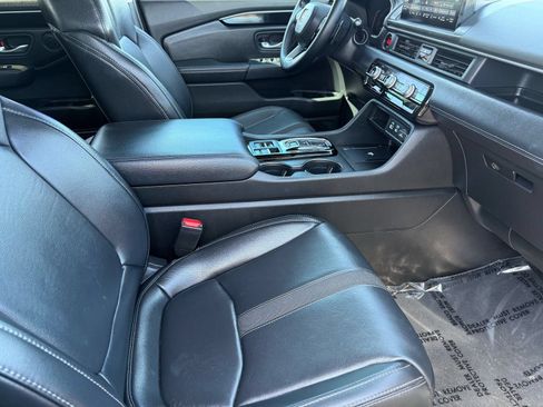 Used 2024 Honda Pilot EX-L image 32