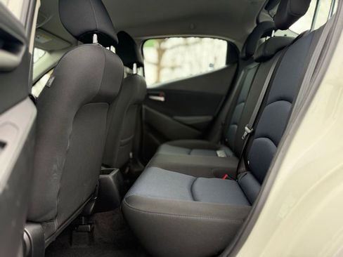 Used 2020 Toyota Yaris LE image 15