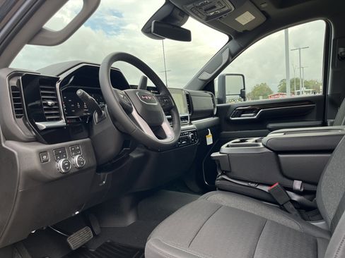 New 2026 GMC Sierra 2500 SLE w/ SLE Value Package; image 9