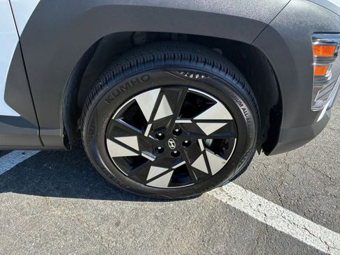 Used 2025 Hyundai Kona SEL image 32