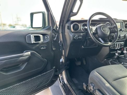Used 2020 Jeep Wrangler Sport image 12