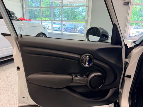 Used 2016 MINI Cooper 4-Door Hardtop FWD image 14