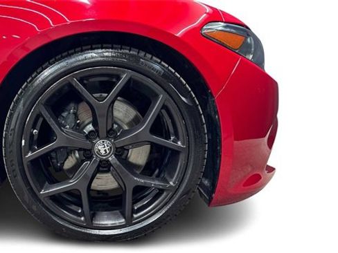 Used 2019 Alfa Romeo Giulia w/ Quick Order Package 22K Sport image 8